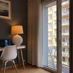 Modern Apartment At 2 Steps From Beach