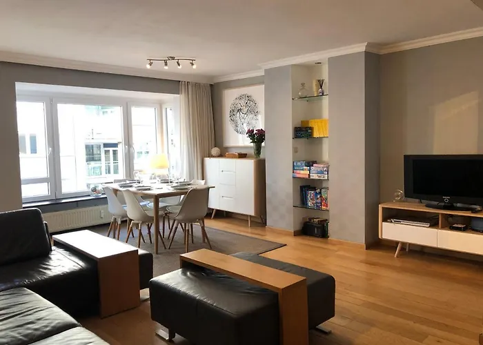Modern Apartment At 2 Steps From Beach